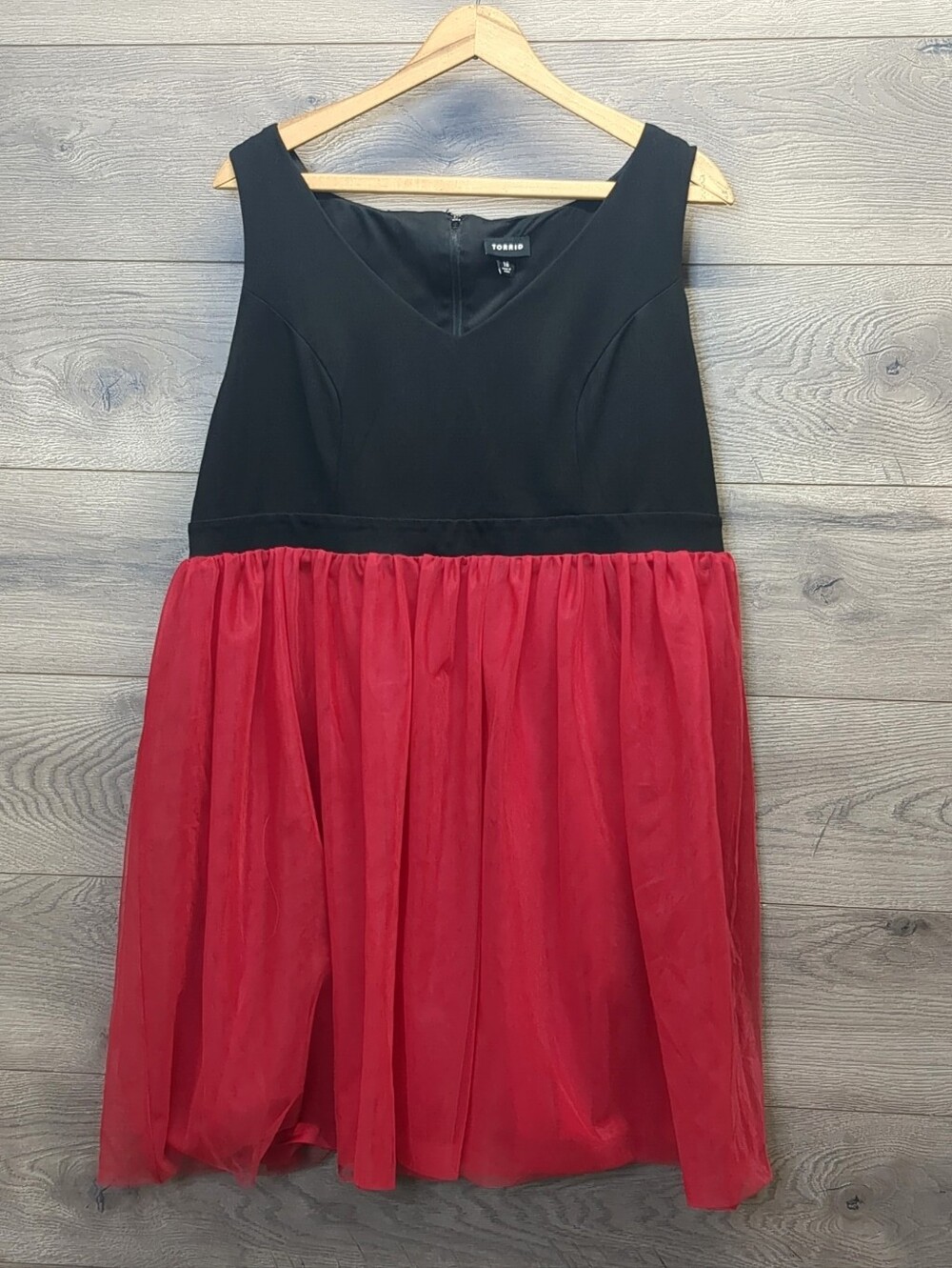 Torrid Black & Red Sleeveless Tulle Skirt Women's Plus Size 18